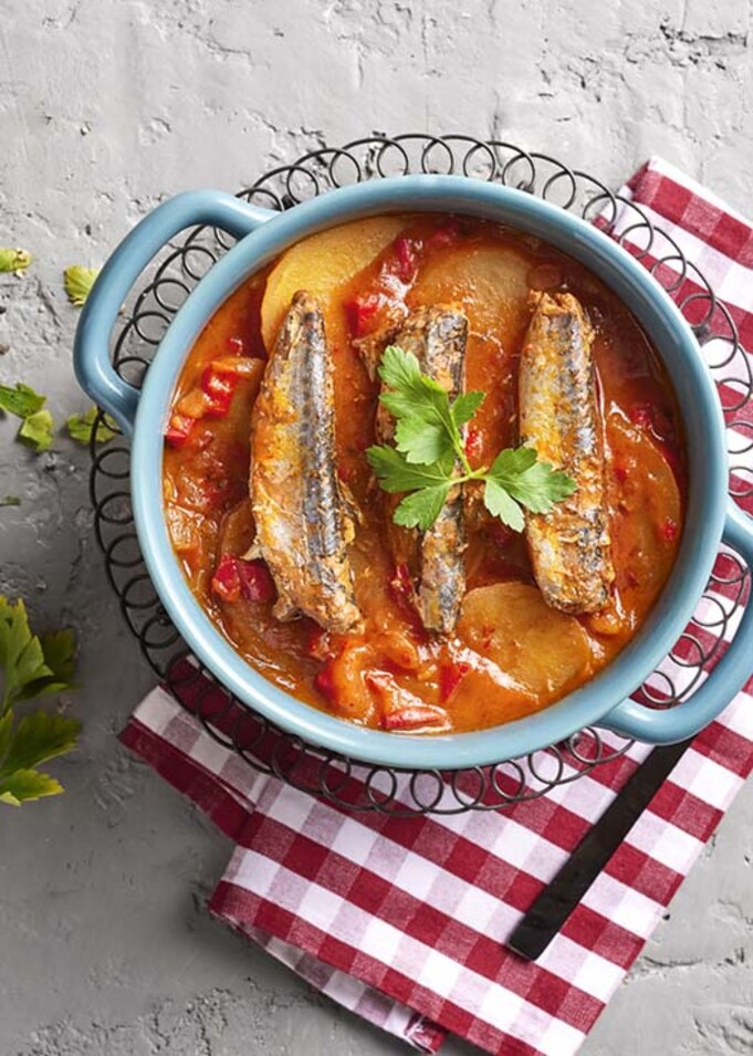 Mackerels in Hot Tomato Sauce Manná - 5601721210126